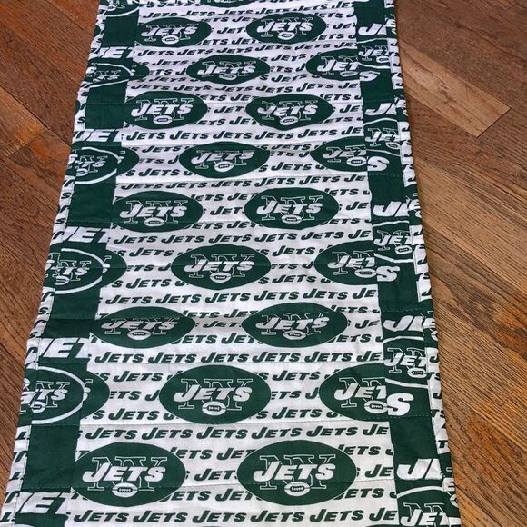 NY JETS NFL National Football League Green White Table Runner 13 x 35 inches - Picture 4 of 6